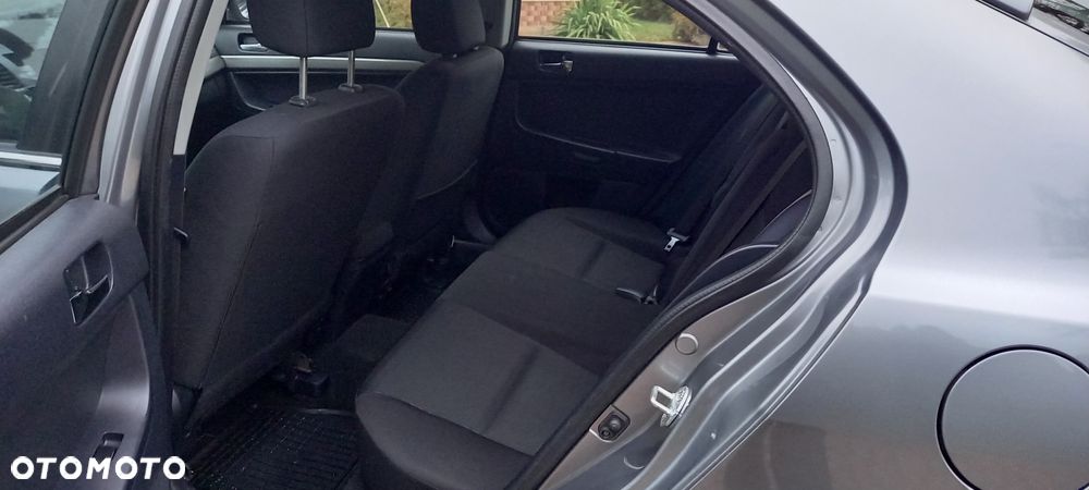 Mitsubishi Lancer - 11