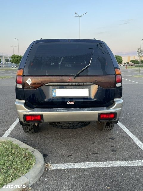Mitsubishi Pajero - 9