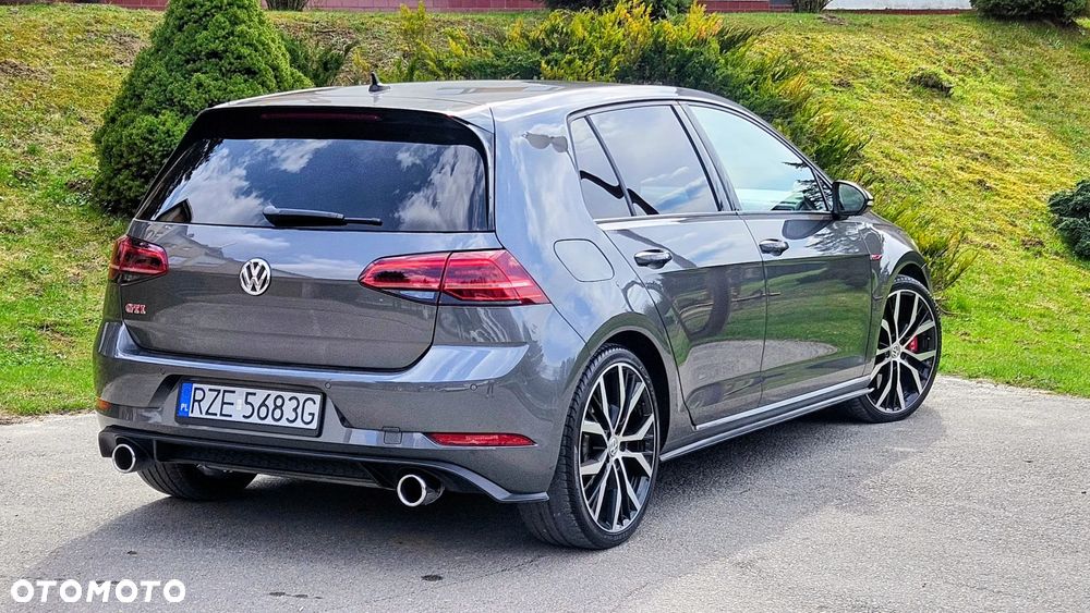 Volkswagen Golf GTI (BlueMotion Technology) DSG Performance - 5