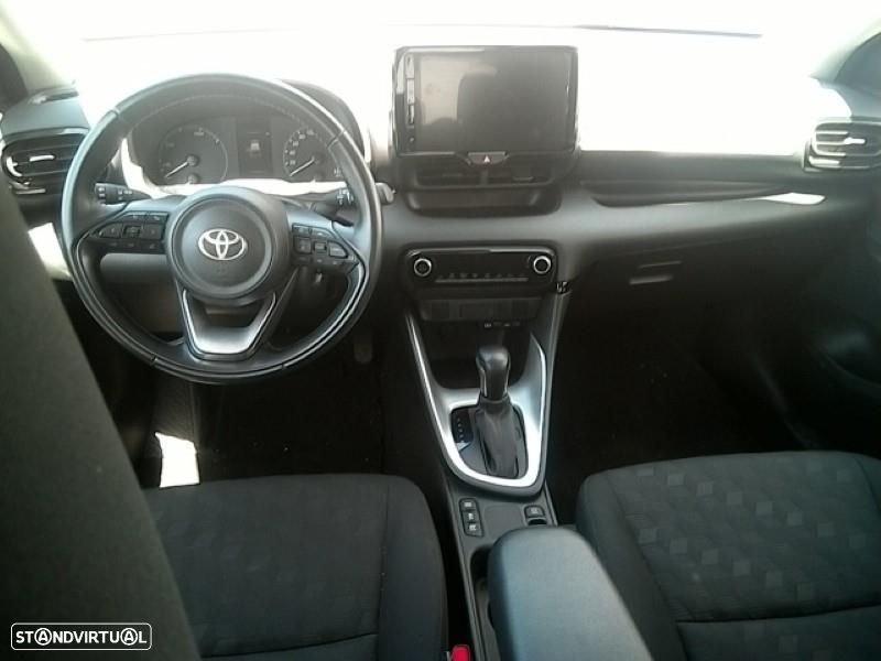 Toyota Yaris — fotografia 14
