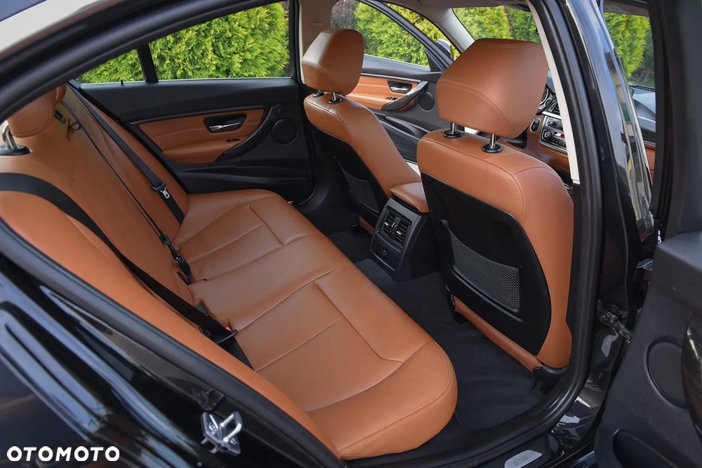 BMW Seria 3 318d Luxury Line - 27