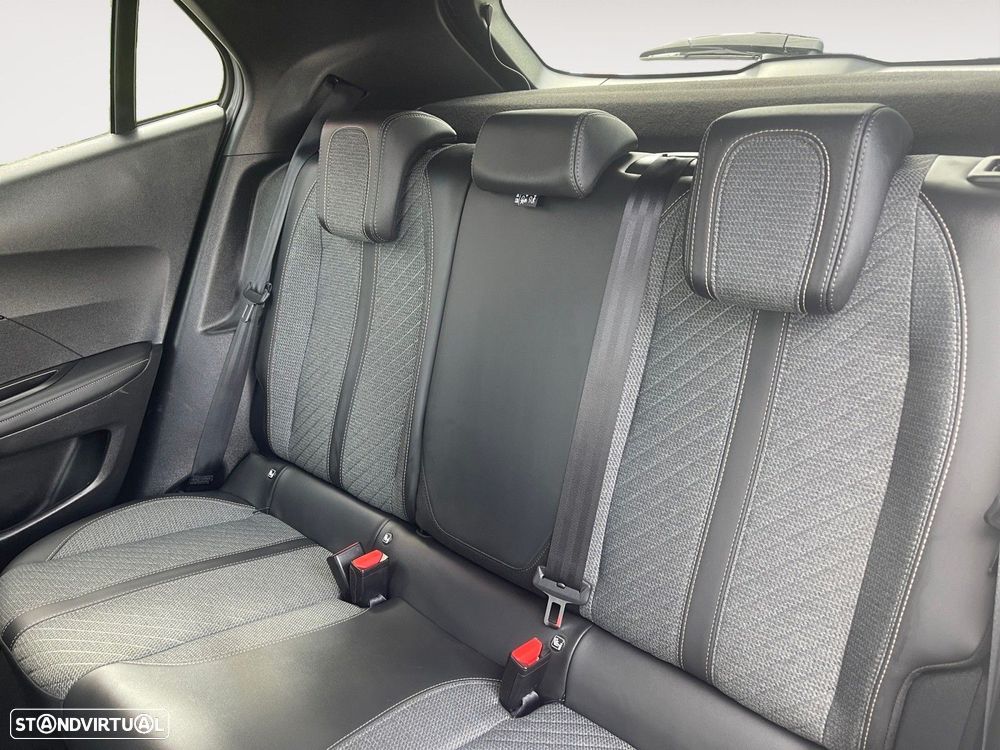 Peugeot 2008 1.2 PureTech Allure - 13