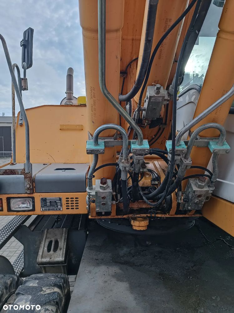 Liebherr A 900 C - 5