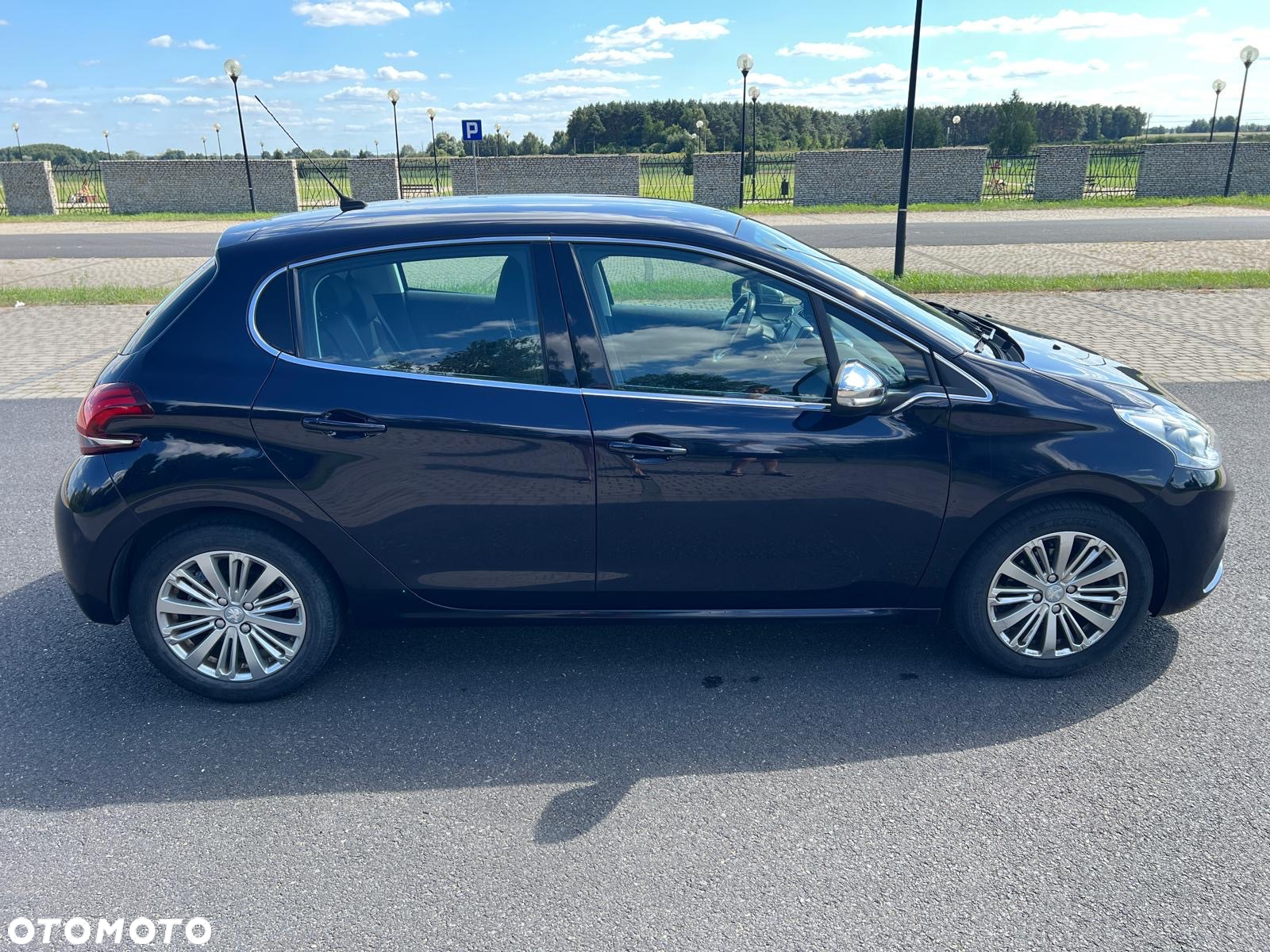 Peugeot 208 1.2 PureTech Allure S&S - 7