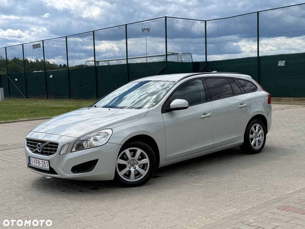 Volvo V60 D3 Summum - 24