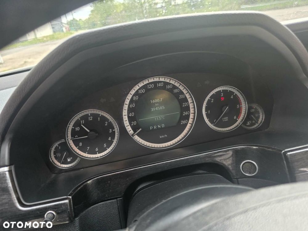 Mercedes-Benz Klasa E 220 CDI DPF BlueEFFICIENCY Automatik - 18