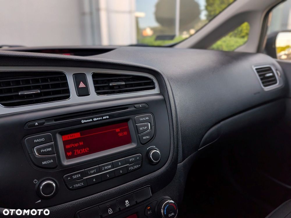 Kia Ceed 1.6 GDI L - 23