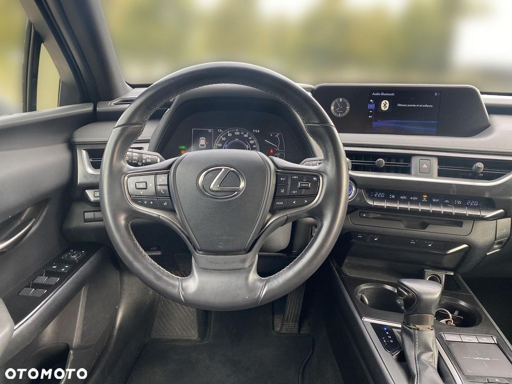 Lexus UX - 16