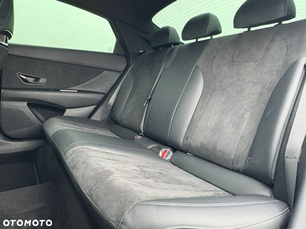 Hyundai Elantra - 17