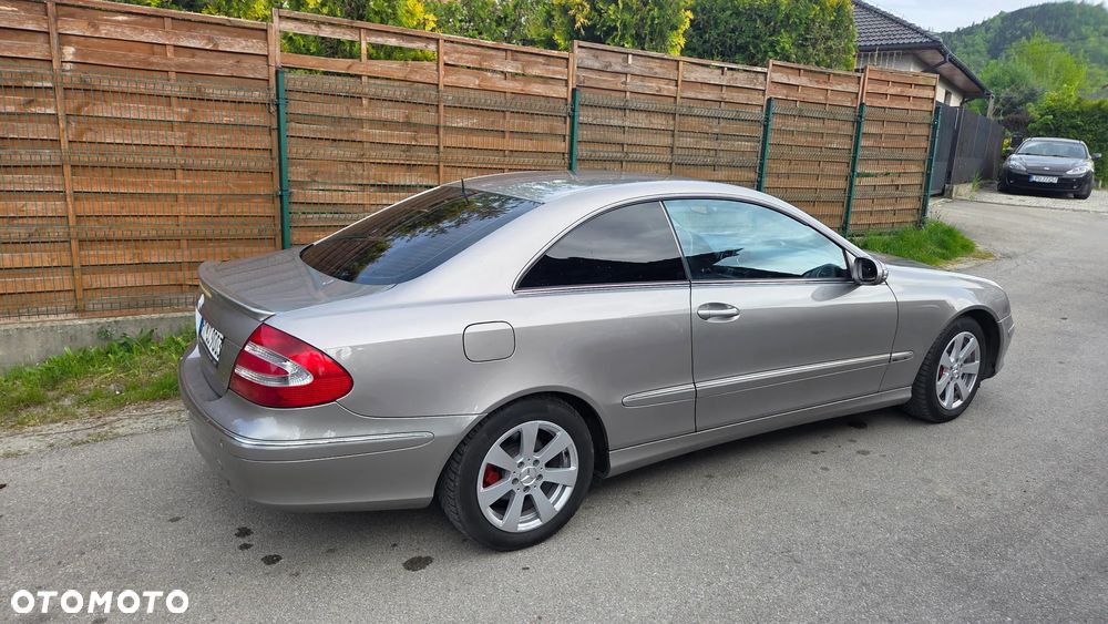 Mercedes-Benz CLK - 10