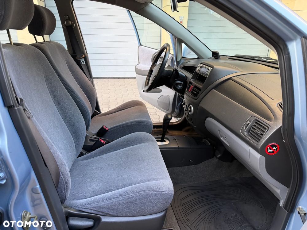 Suzuki Liana - 12