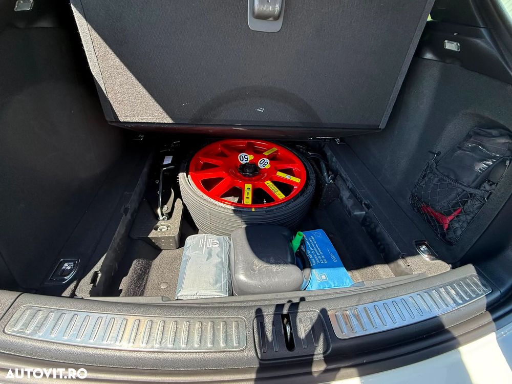 Porsche Macan T - 17