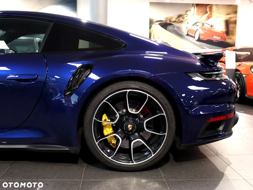 Porsche 911 Carrera Turbo S - 12
