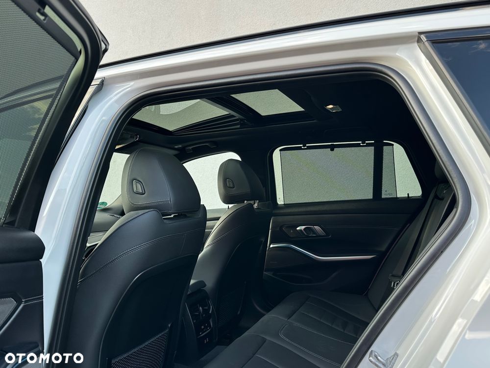 BMW Seria 3 320d xDrive M Sport - 24