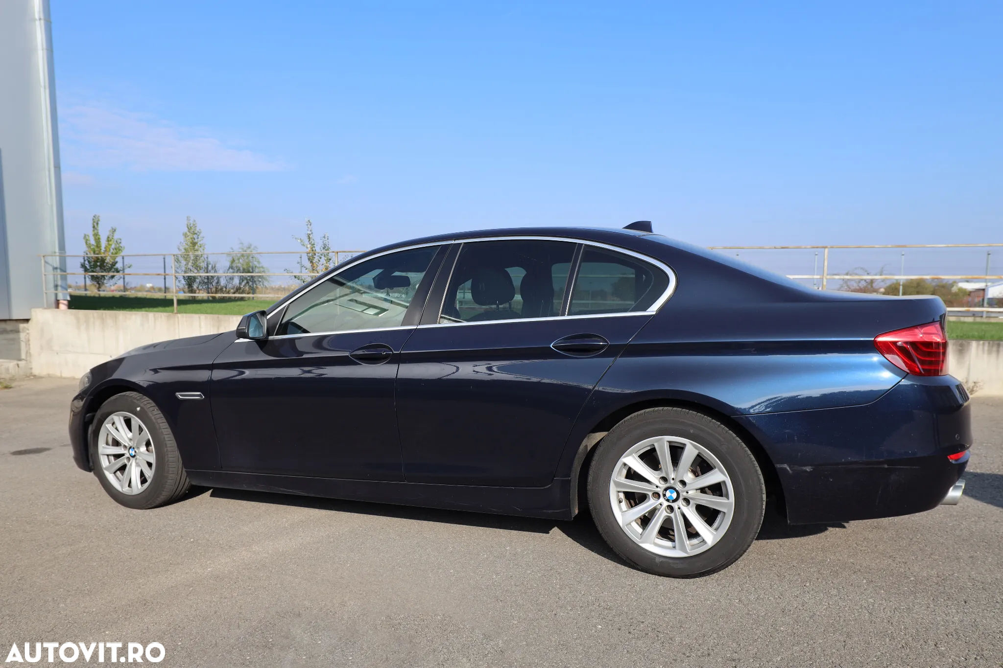 BMW Seria 5 520d xDrive AT - 9
