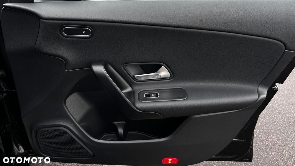 Mercedes-Benz CLA 200 7G-DCT - 21