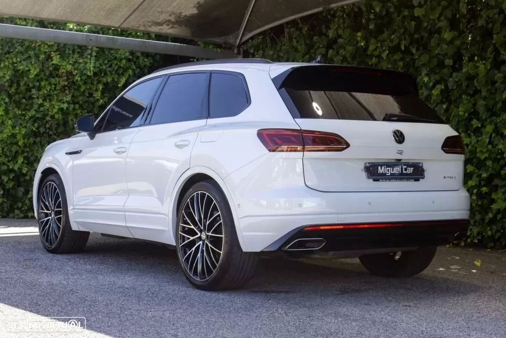 VW Touareg 3.0 TSI e-Hybrid R - 11