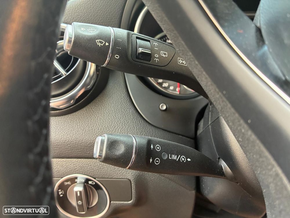 Mercedes-Benz GLA 250 4Matic 7G-DCT Style - 15