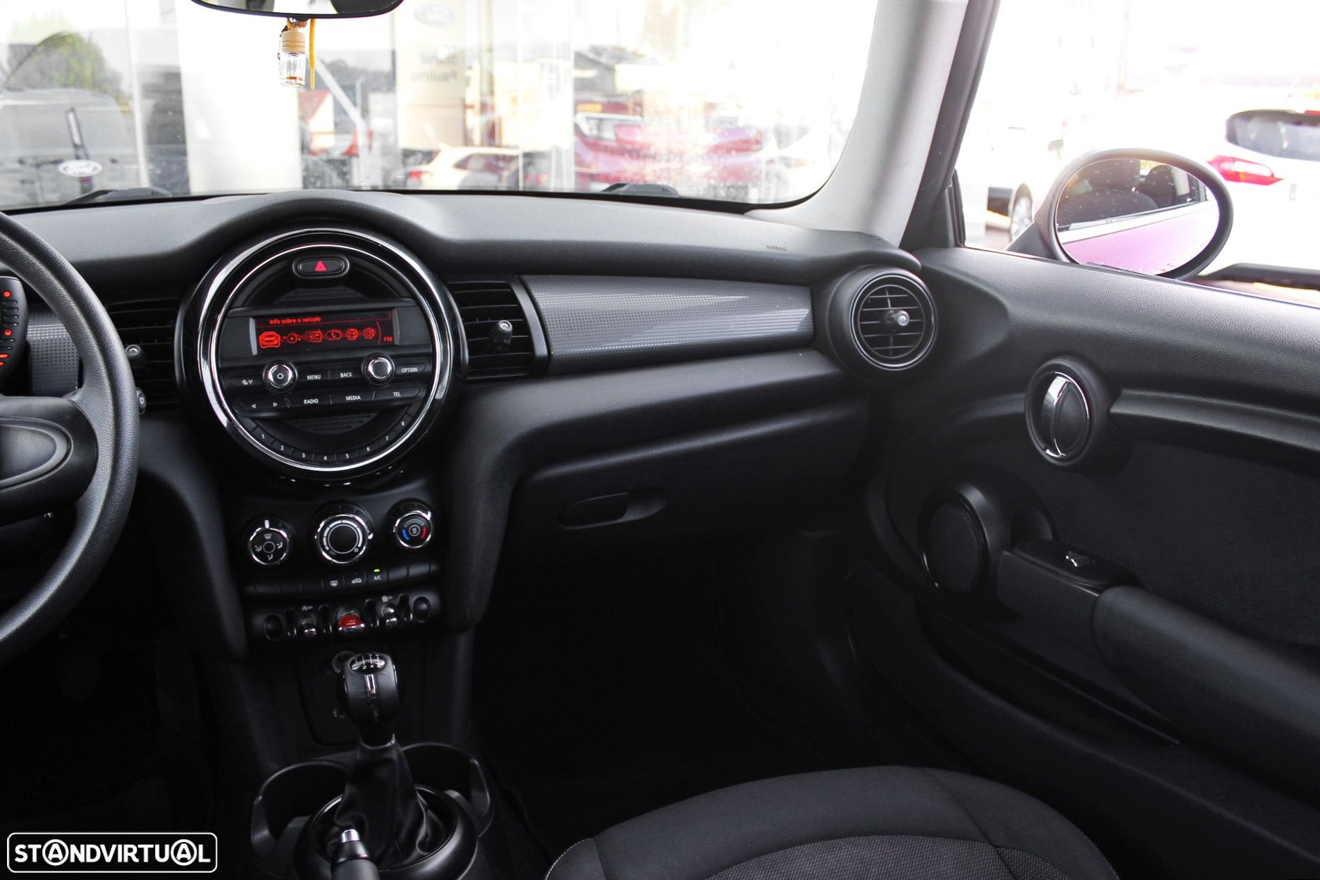 MINI 3 Portas Cooper D - 18