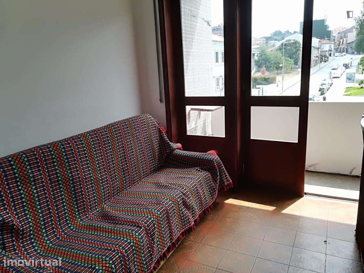 Quarto - localizado em Mafamude Porto - Grande imagem: 4/26