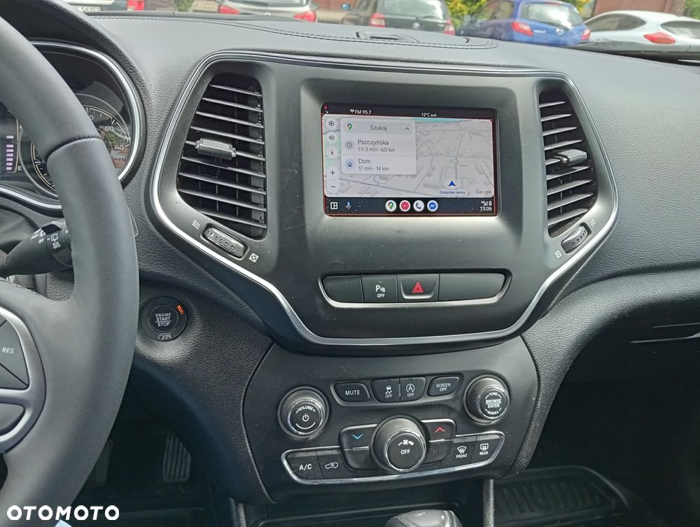 Jeep Cherokee - 20
