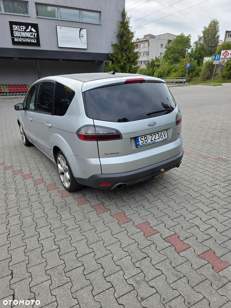 Ford S-Max - 12