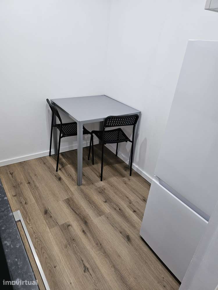 Apartamento T0 - Guimarães - Com Despesas Incluídas - Grande imagem: 2/9