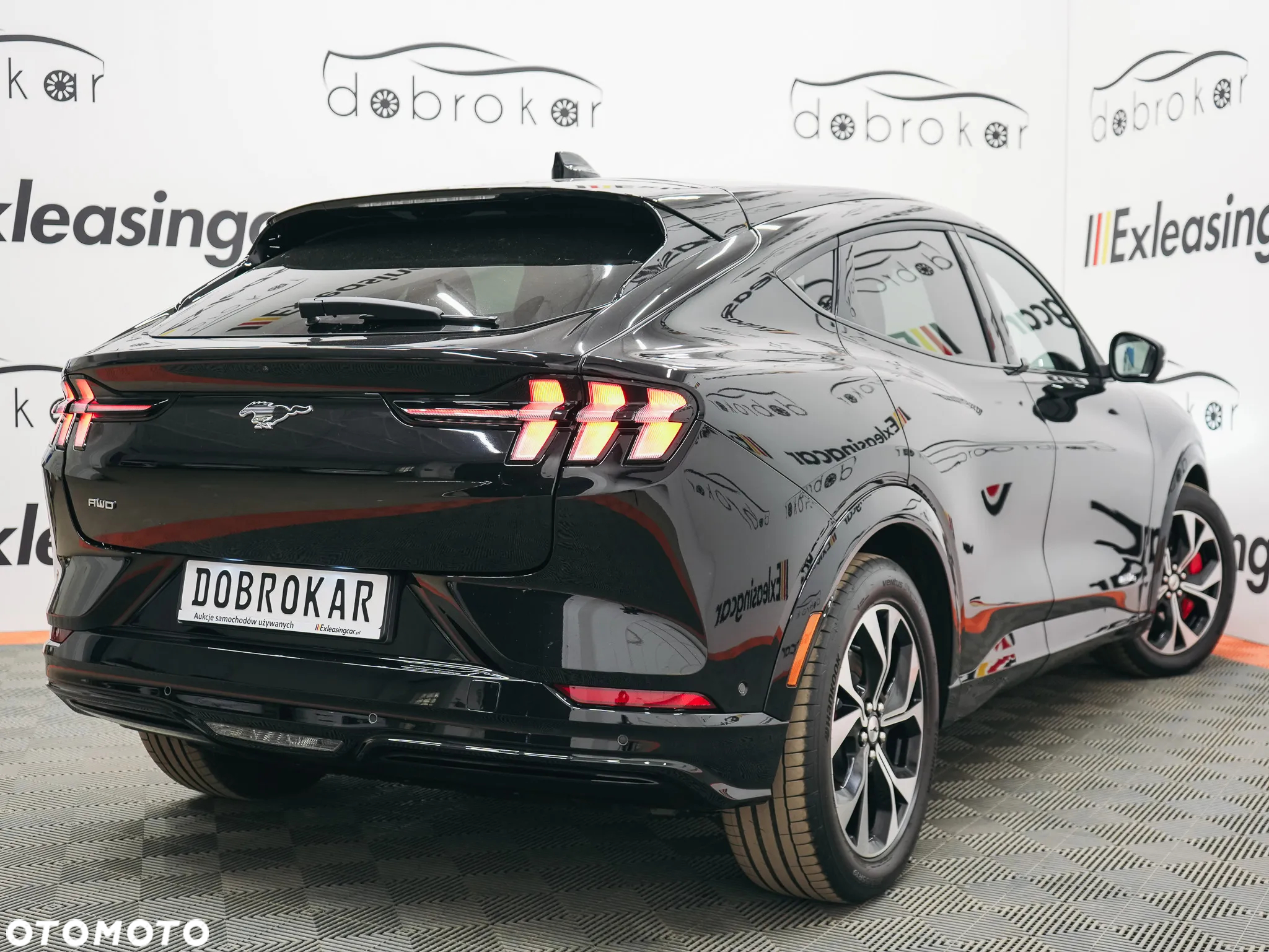 Ford Mustang Mach-E 73 kWh AWD Premium - 12