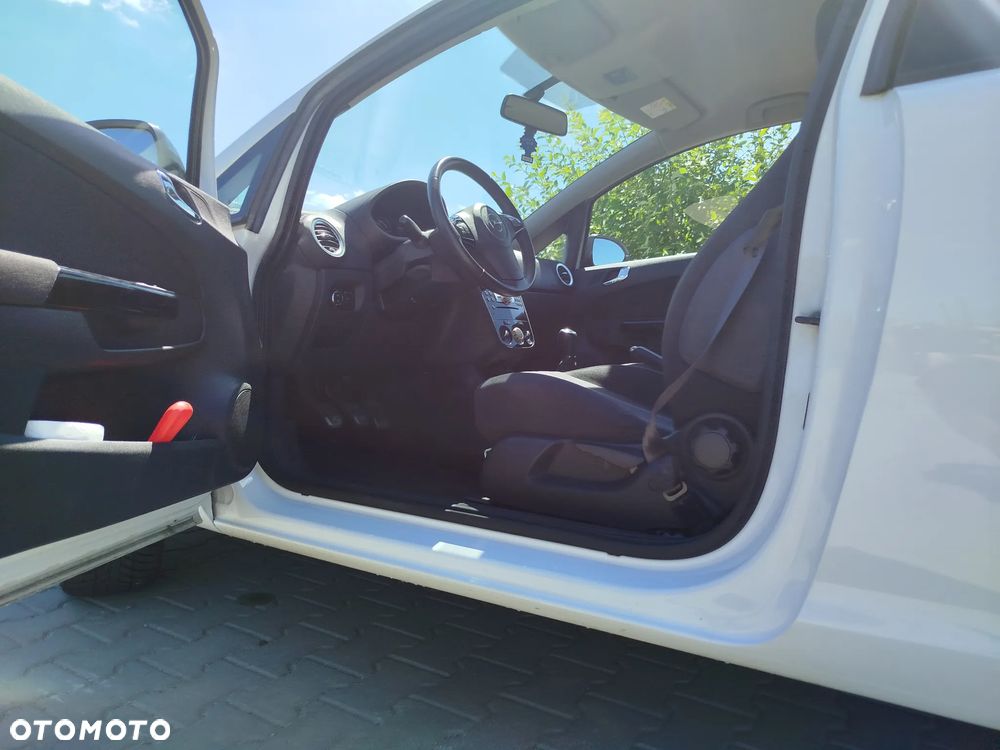 Opel Corsa - 22