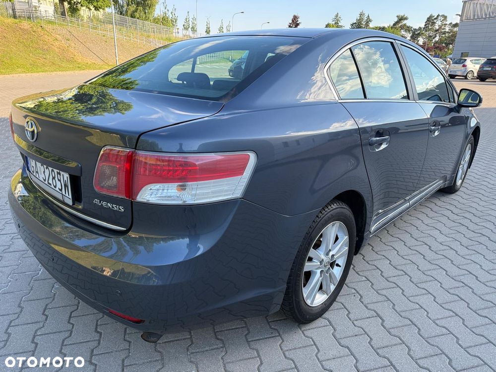 Toyota Avensis - 4
