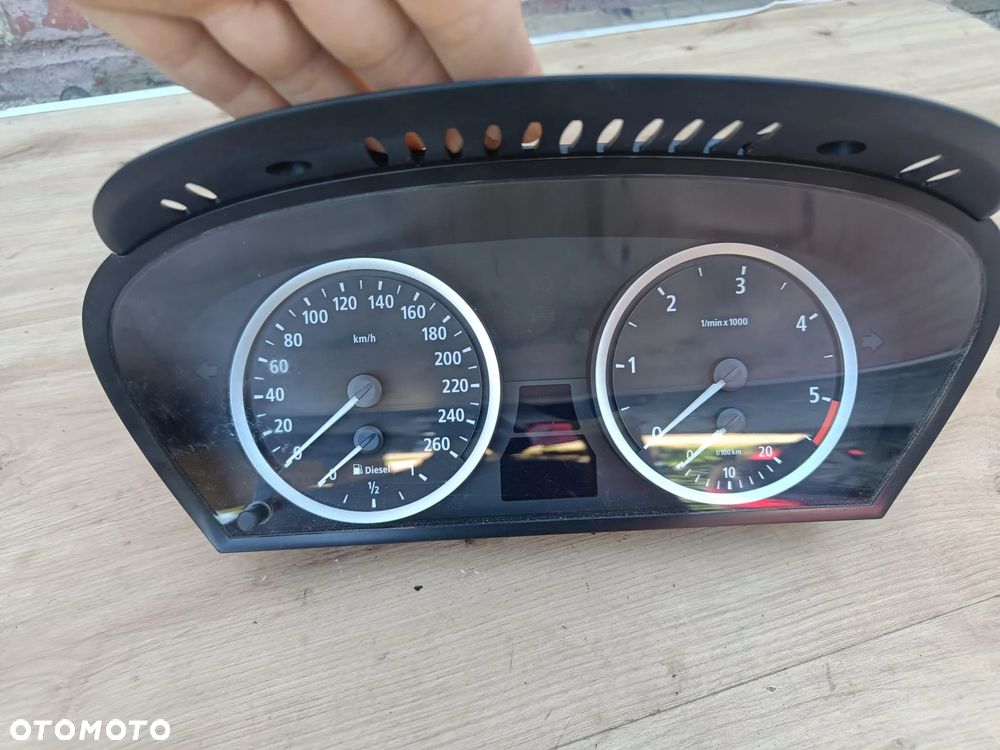 BMW E60 E61 2.5D 3.0D AUTOMAT DIESEL LICZNIK ZEGARY EUROPA 9135253 - 1