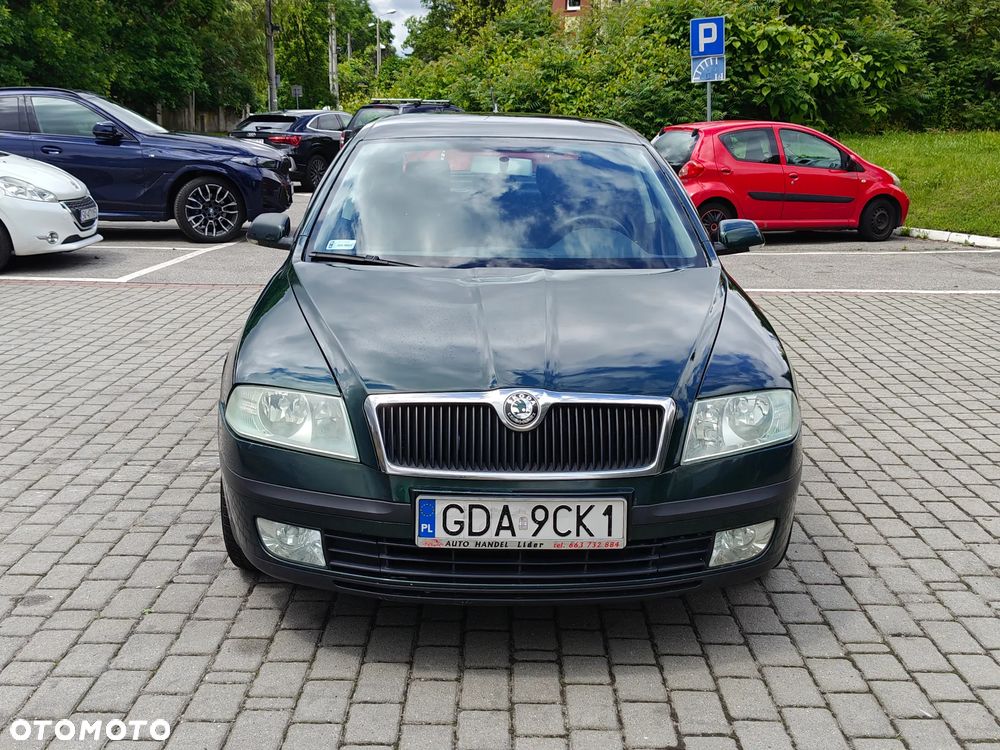 Skoda Octavia 1.6 Combi Ambiente - 11