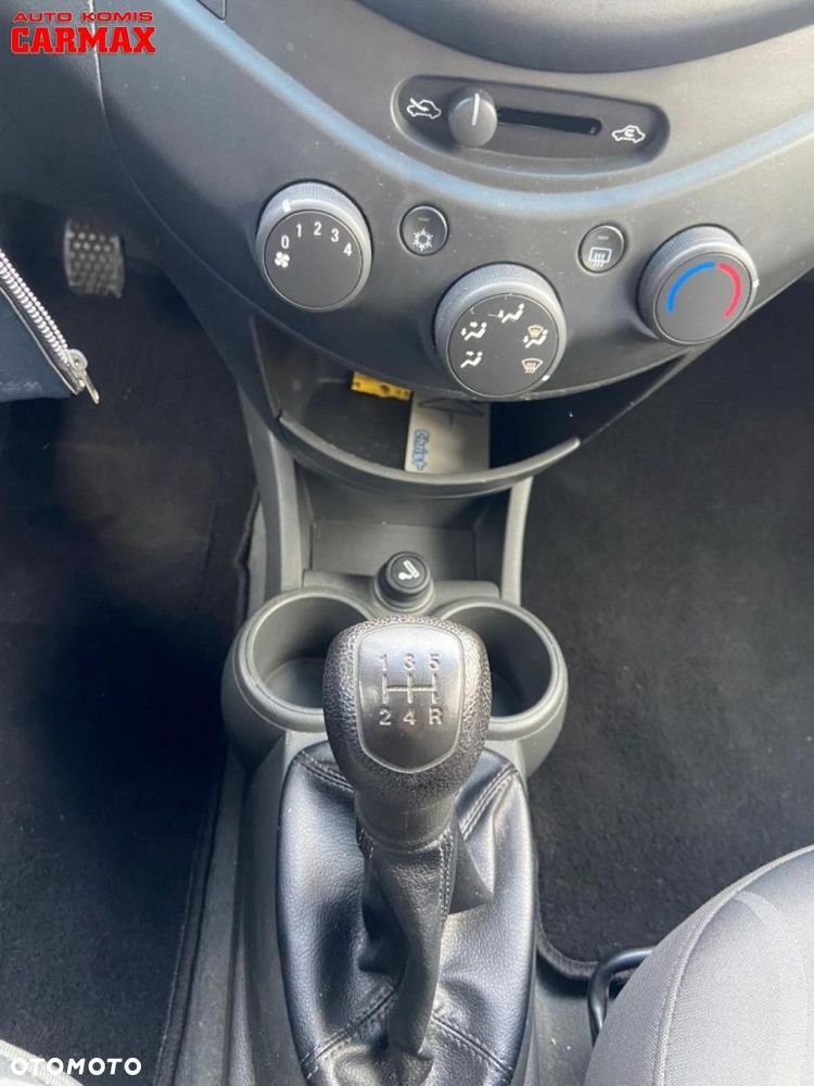 Chevrolet Spark - 24