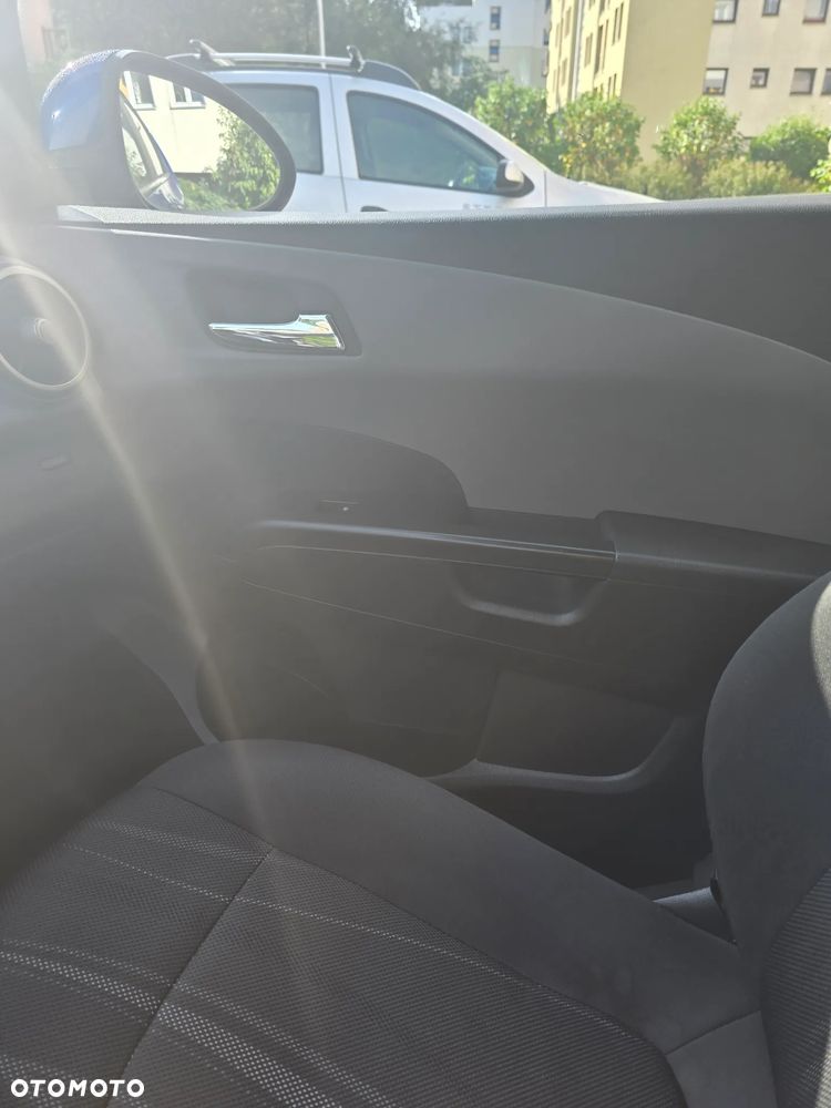 Chevrolet Aveo 1.6 LTZ - 15