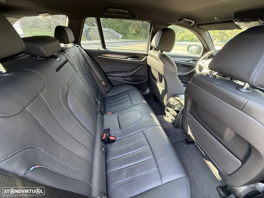 BMW 530 e Pack Desportivo M - 12