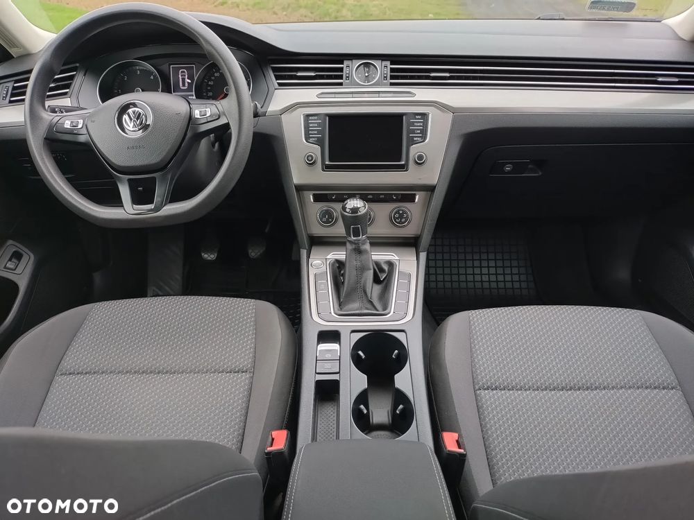 Volkswagen Passat 1.6 TDI BMT City - 8