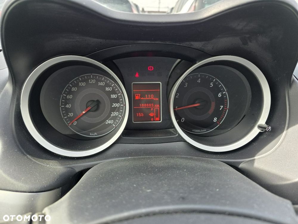 Mitsubishi Lancer 1.5 - 17