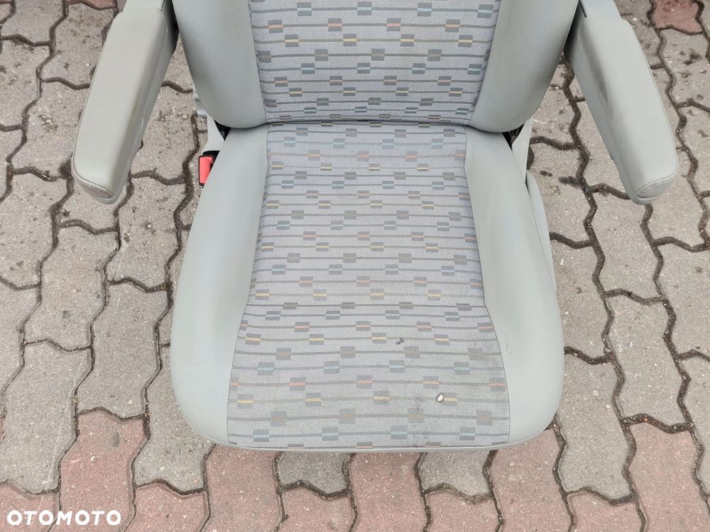 VW T5 LIFT fotel kierowcy podłokietnik PALACE - 4