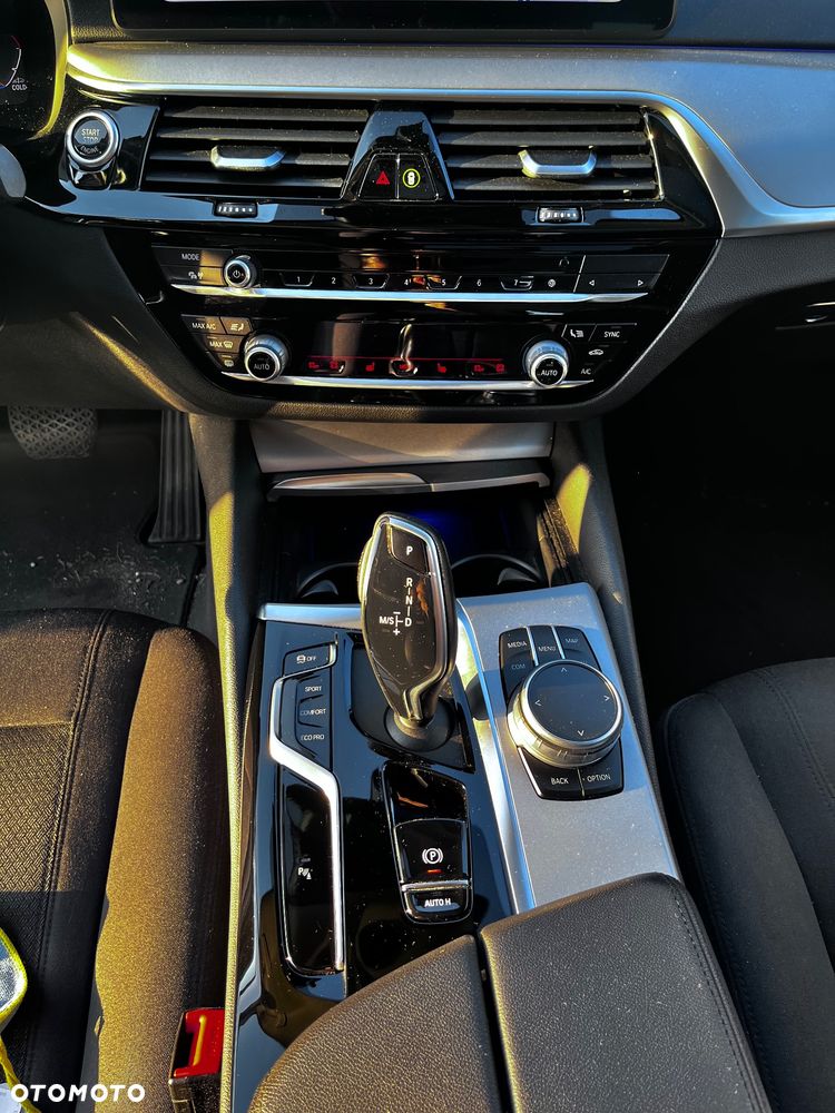 BMW Seria 5 520d - 14
