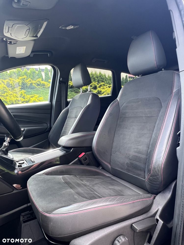Ford Kuga 2.0 TDCi AWD ST-Line - 24