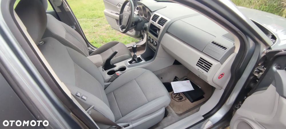 Dodge Avenger 2.0 SE - 14