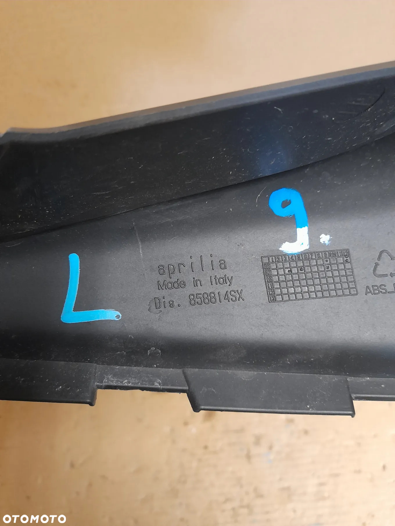 = APRILIA RSV4 WYPEŁNIENIE OWIEWKI KOKPIT LEWY - 2