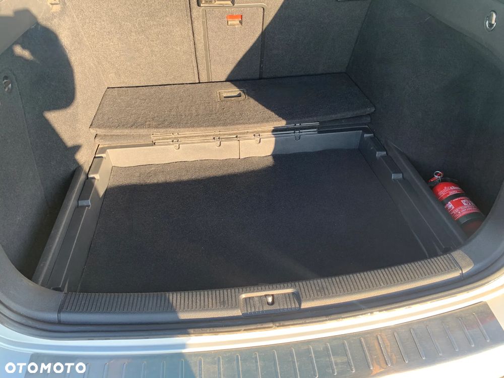 Volkswagen Golf VI 2.0 TDI Comfortline DSG - 10