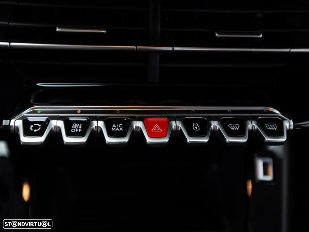 Peugeot 208 - 15