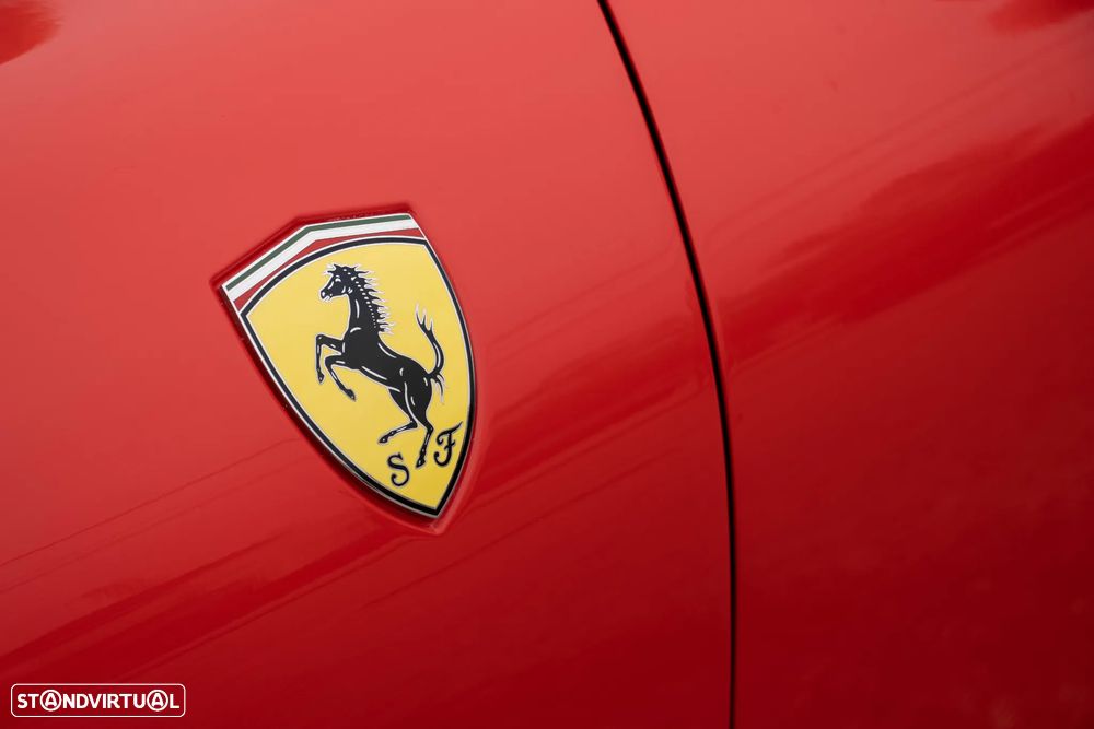 Ferrari Roma 3.9 Twin-Turbo V8 - 13