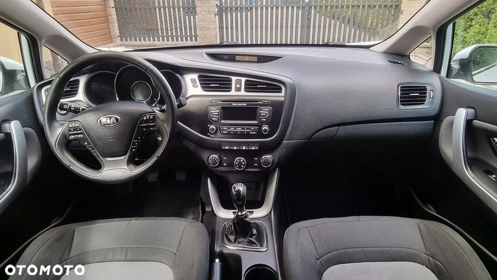 Kia Ceed - 12