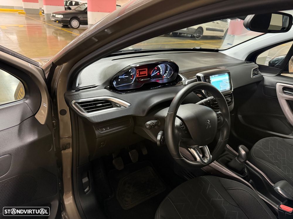 Peugeot 2008 1.2 PureTech Style - 4