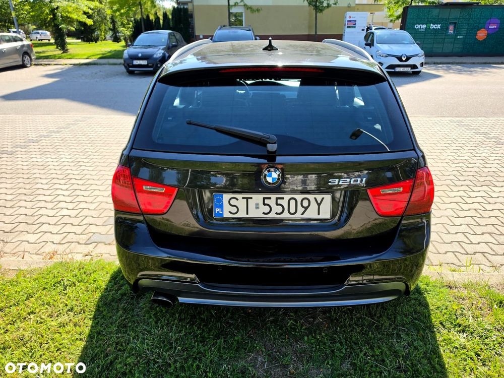 BMW Seria 3 320i Edition Sport - 18