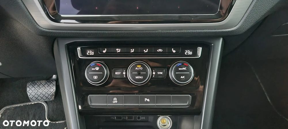 Volkswagen Touran 1.6 TDI SCR (BlueMotion Technology) DSG Comfortline - 16