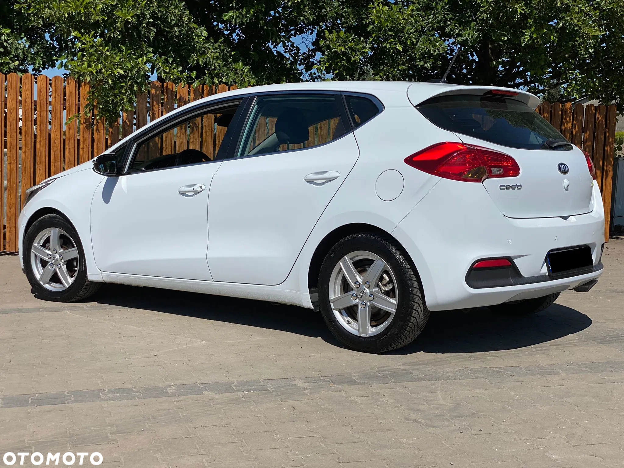 Kia Ceed 1.6 CRDi 128 Platinum Edition - 30